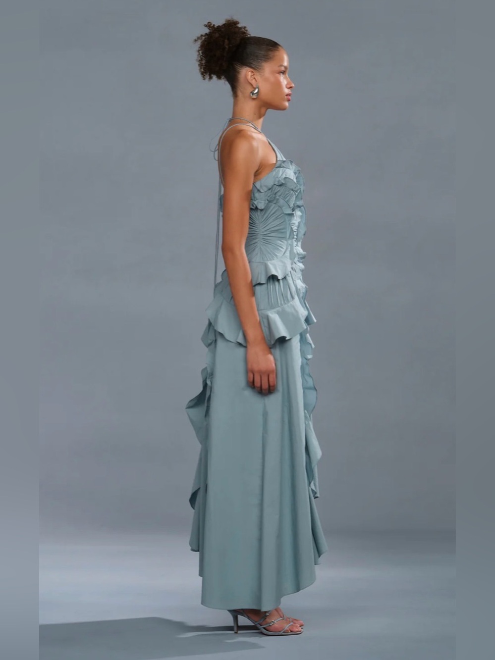AMUR Ottavia Ruffle Dress
Cumulus Light Blue Ruffle Halter Maxi Dress size 4 - Picture 8 of 17